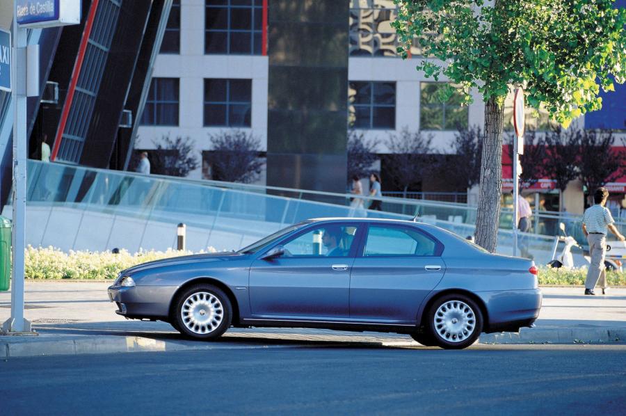  Alfa Romeo 166 (936) 1998 года  (фото 20 из 73)